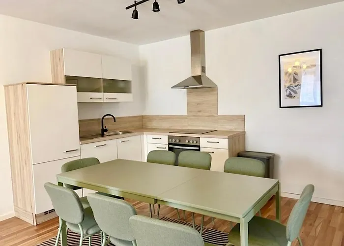 Appartement Modern 2 Bedroom With Free Parking *
