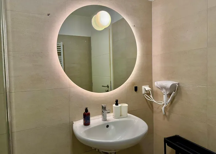 Modern 2 Bedroom With Free Parking Vienne
