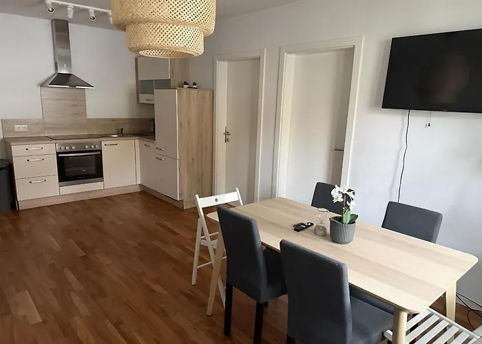 Modern 2 Bedroom With Free Parking Appartement