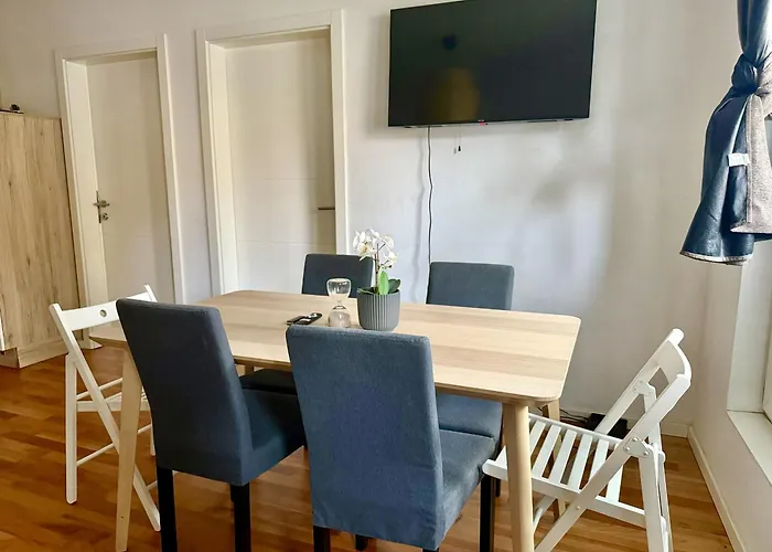 Modern 2 Bedroom With Free Parking *
