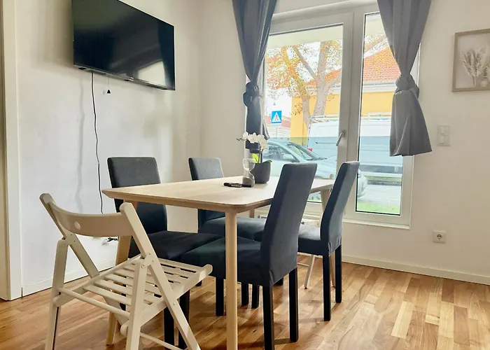 Appartement Modern 2 Bedroom With Free Parking *